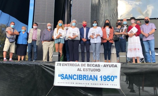 La “Asociación Sancibrián 1950” premia a los estudiantes de Segundo de Bachillerato del municipio, con mejores expedientes académicos