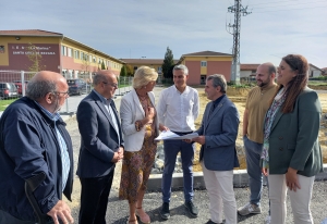 Avanza la construcción del tercer polideportivo, con la firma del convenio de colaboración entre el Ejecutivo regional y el Ayuntamiento