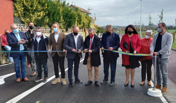 Inaugurada la nueva avenida que une Bezana y Mompía